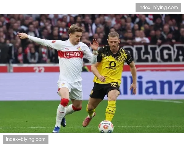 多特蒙德补时连入两球2-0斯图加特，顽强保持9分差距